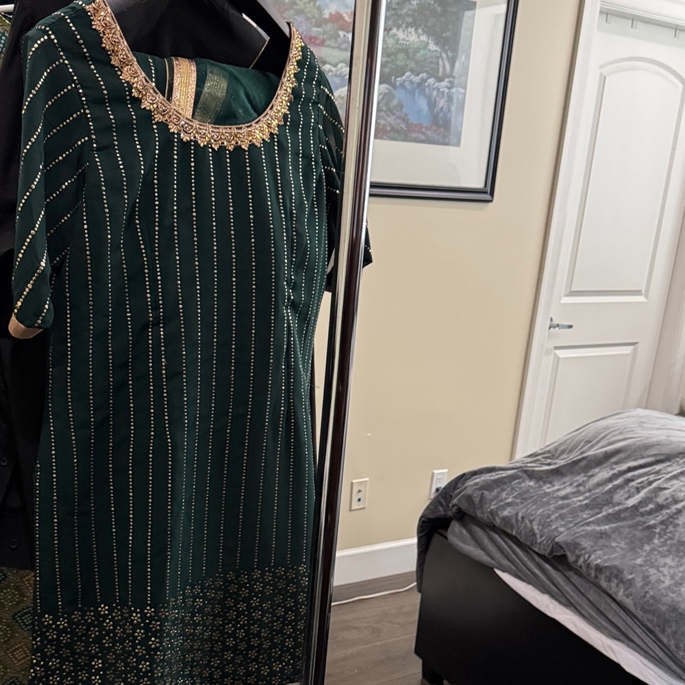 Elegant Green and Gold Women's Dress